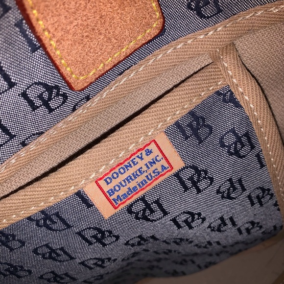 Dooney & Bourke small tote. EUC. Navy and brown. - Picture 3 of 8